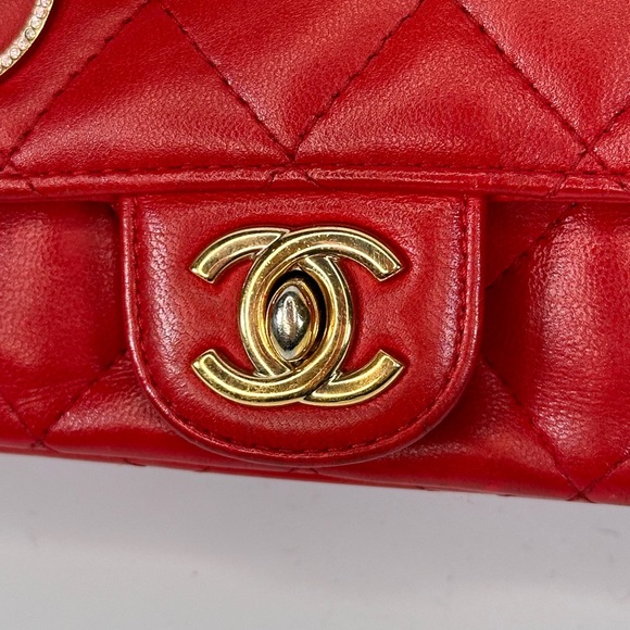 Lambskin Quilted Extra Mini V For Victory Flap Red - Picture 5 of 16